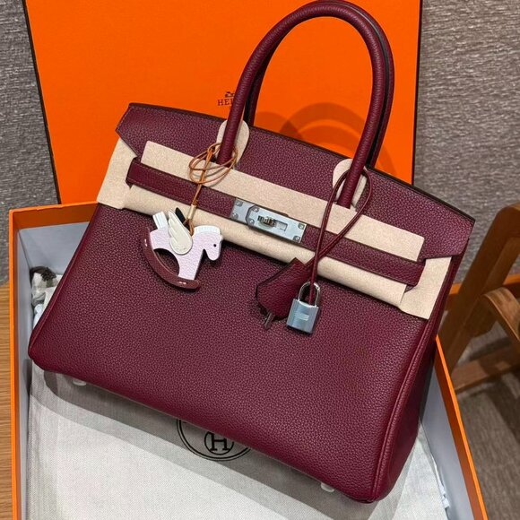 Classic Hermes Bag: A Stylish and Versatile Choice for Elegance - Picture 1 of 6